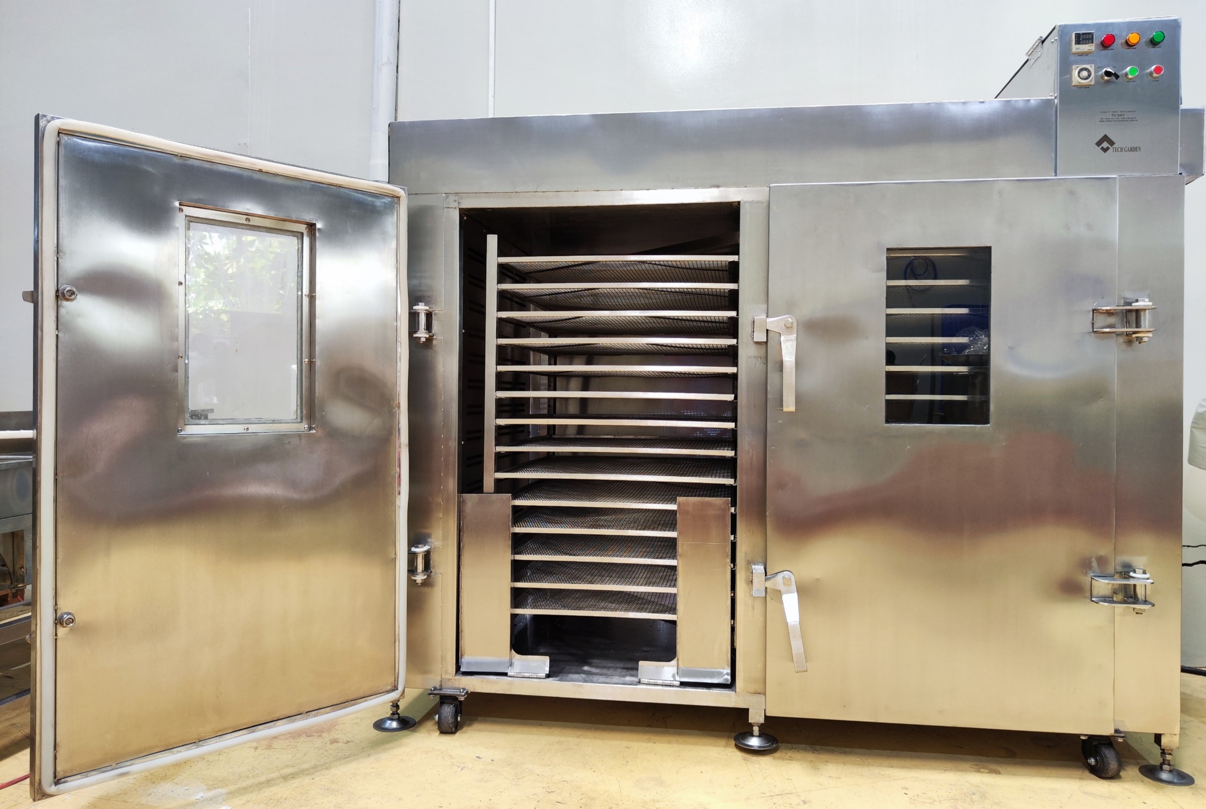 Industrial Drying Cabinet
